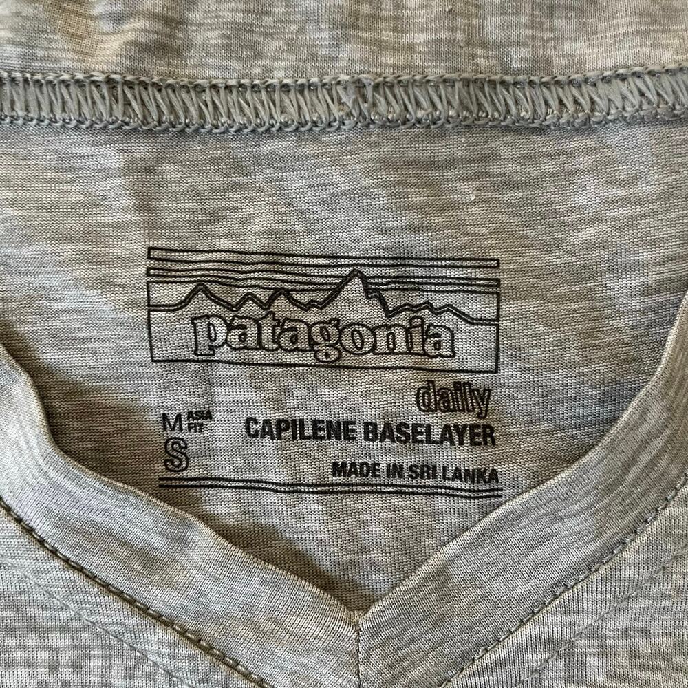 Patagonia Gray Graphic V-Neck Tee Capilene Baselayer Outdoors Small - Picture 3 of 6